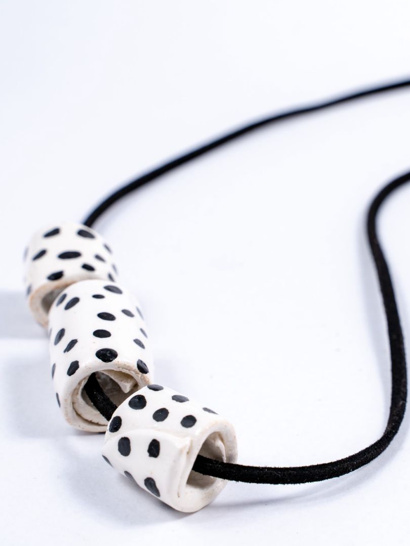 Χειροποίητο κολιέ απο πηλό μοντέλο "Polka Dot"