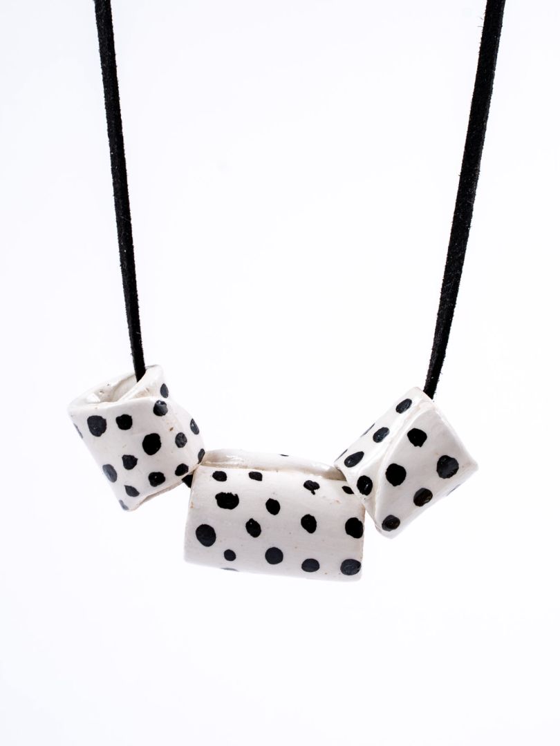 Χειροποίητο κολιέ απο πηλό μοντέλο "Polka Dot"